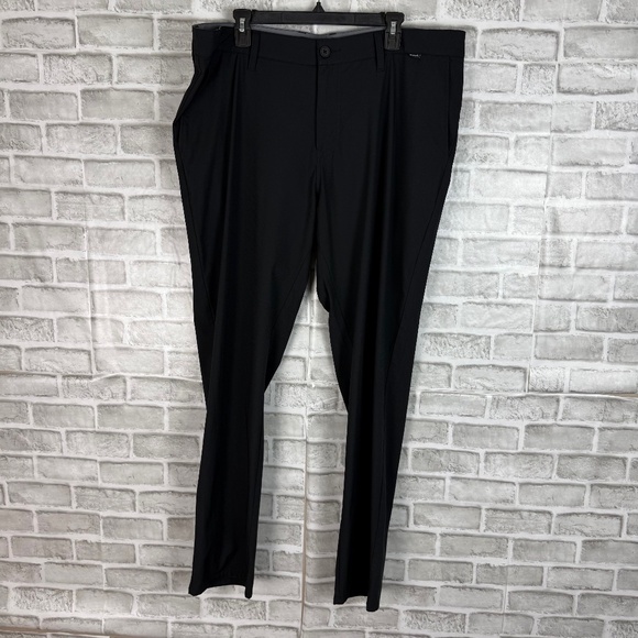 Travis Mathew Solid Black Slash Pocket Polyester Stretch Golf Pants 40 x 32 - Picture 1 of 8